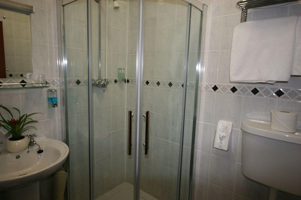 Grange Moor Hotel Maidstone Bagian luar foto
