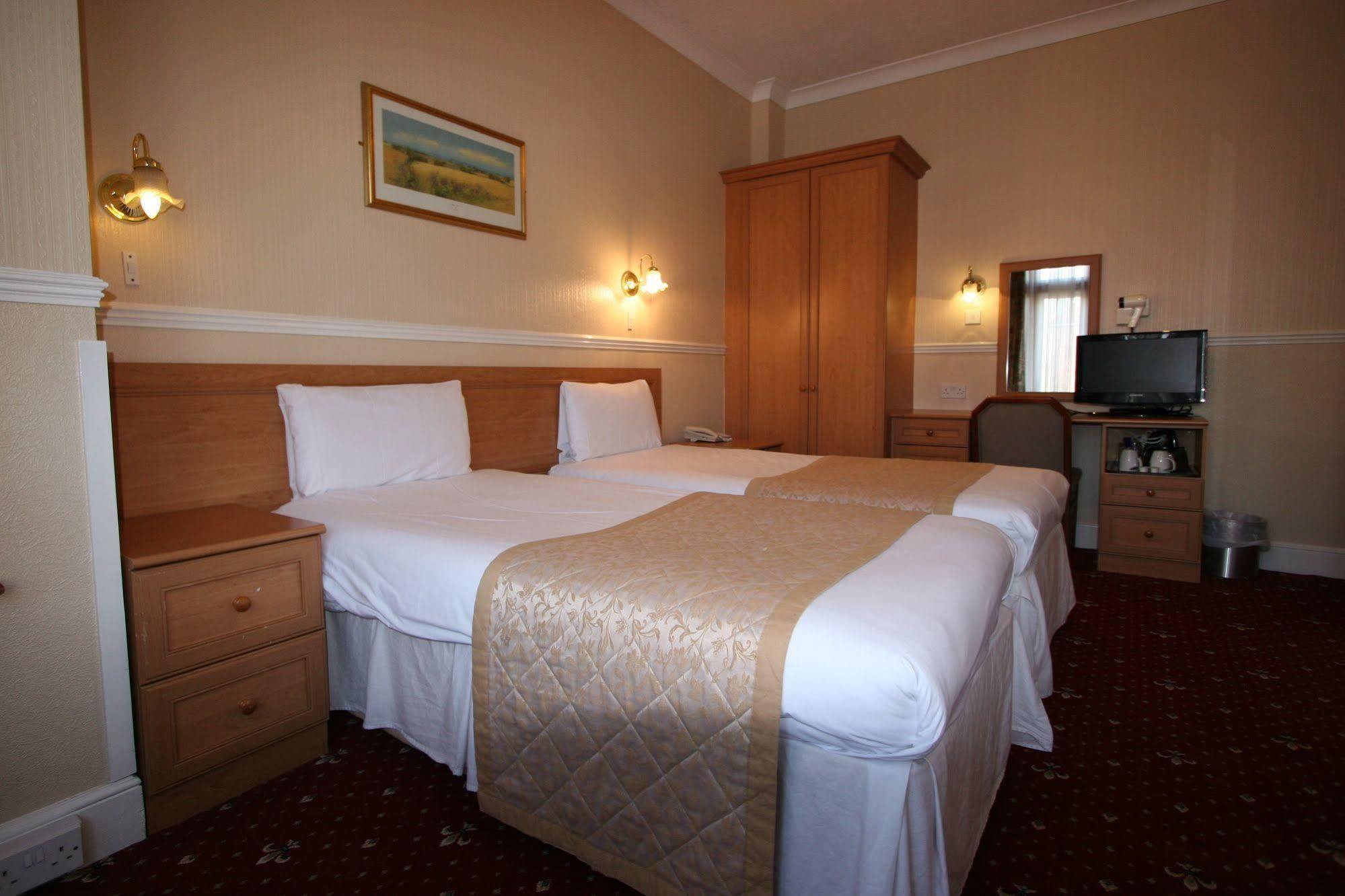 Grange Moor Hotel Maidstone Bagian luar foto