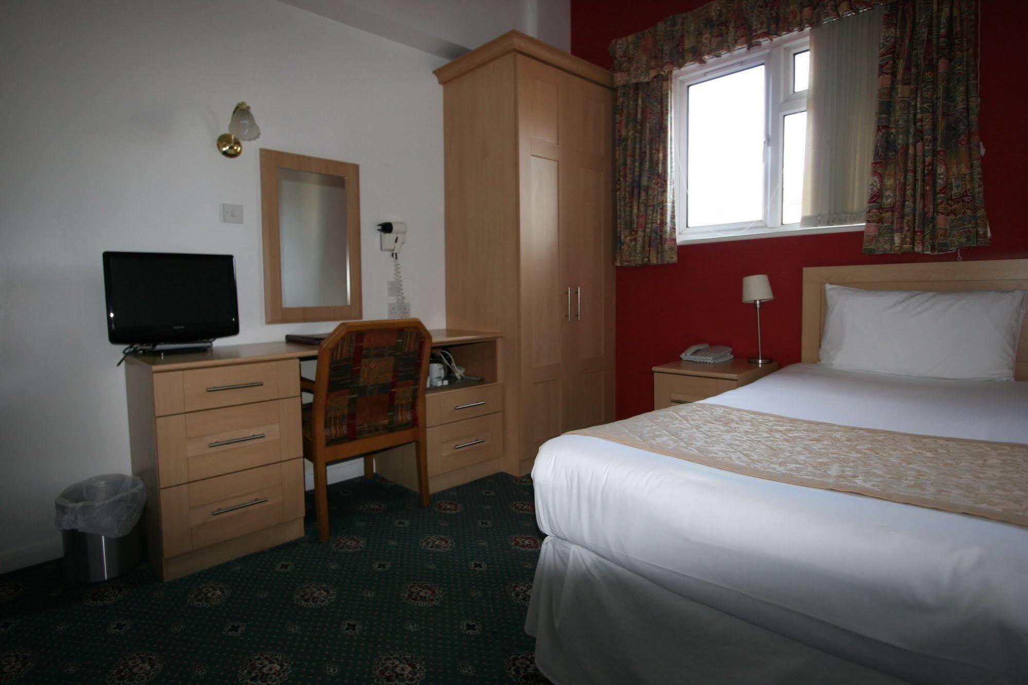 Grange Moor Hotel Maidstone Bagian luar foto