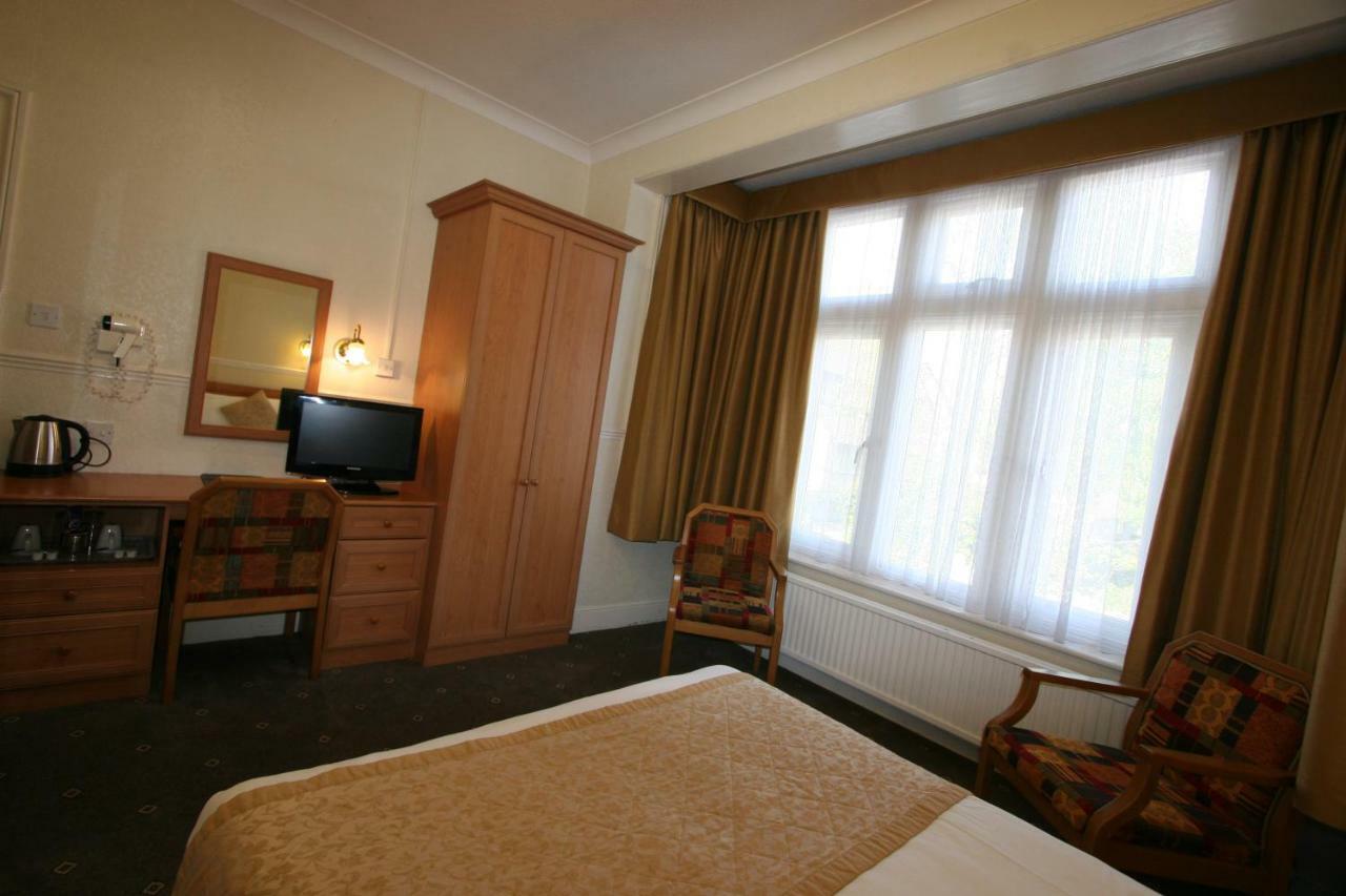 Grange Moor Hotel Maidstone Bagian luar foto