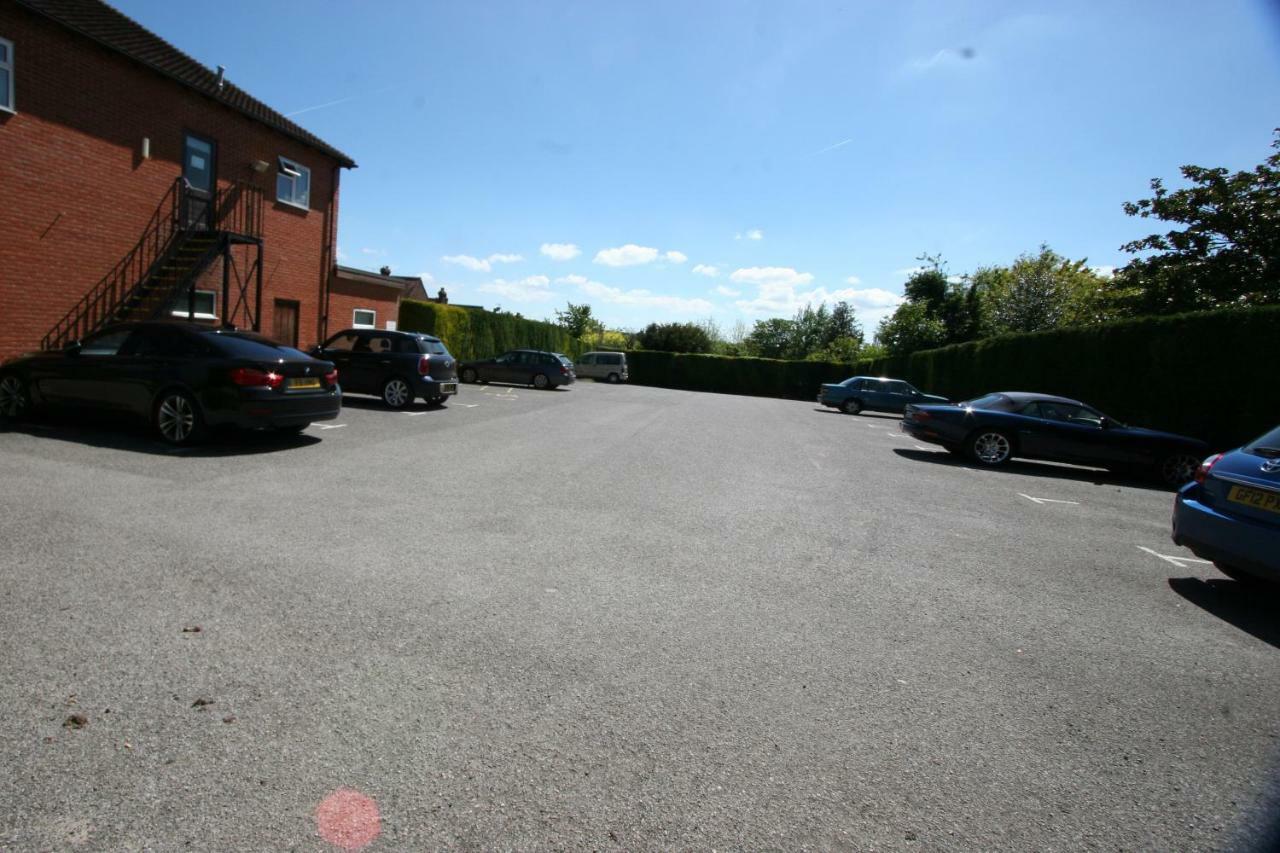 Grange Moor Hotel Maidstone Bagian luar foto