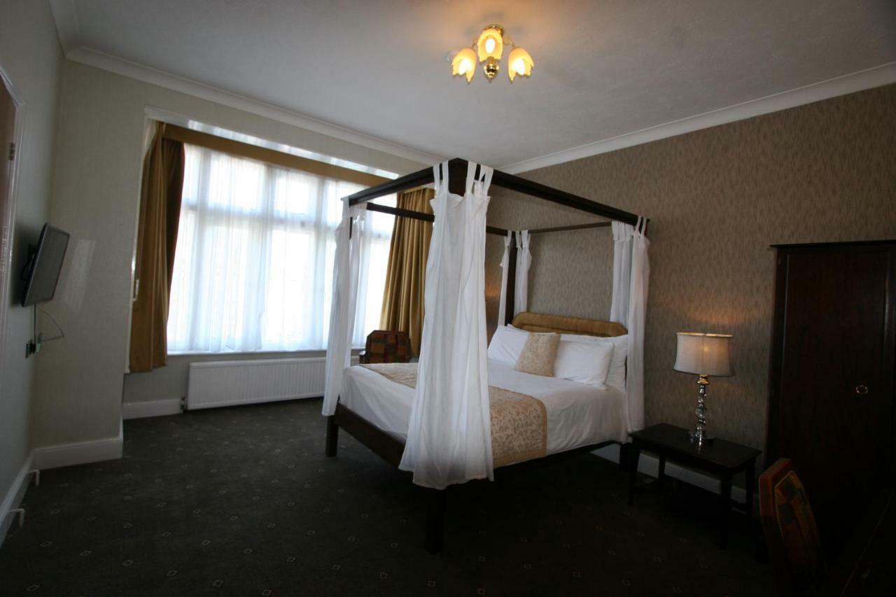 Grange Moor Hotel Maidstone Bagian luar foto